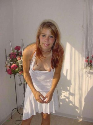 Maelyna escortgirl à Audenge, 33